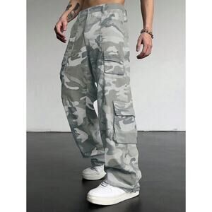 Shein Men's Manfinity EMRG Men Camo Print Flap Pocket Cargo Pants Size Small